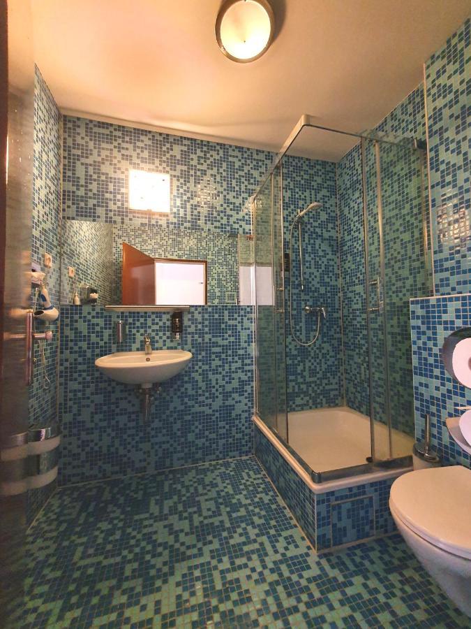 Double Room Private Bathroom